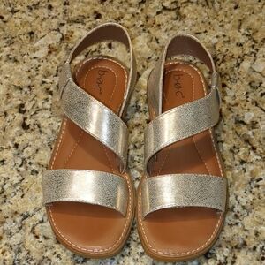 Like New b.o.c. Women's Leather Metallic Sandals
